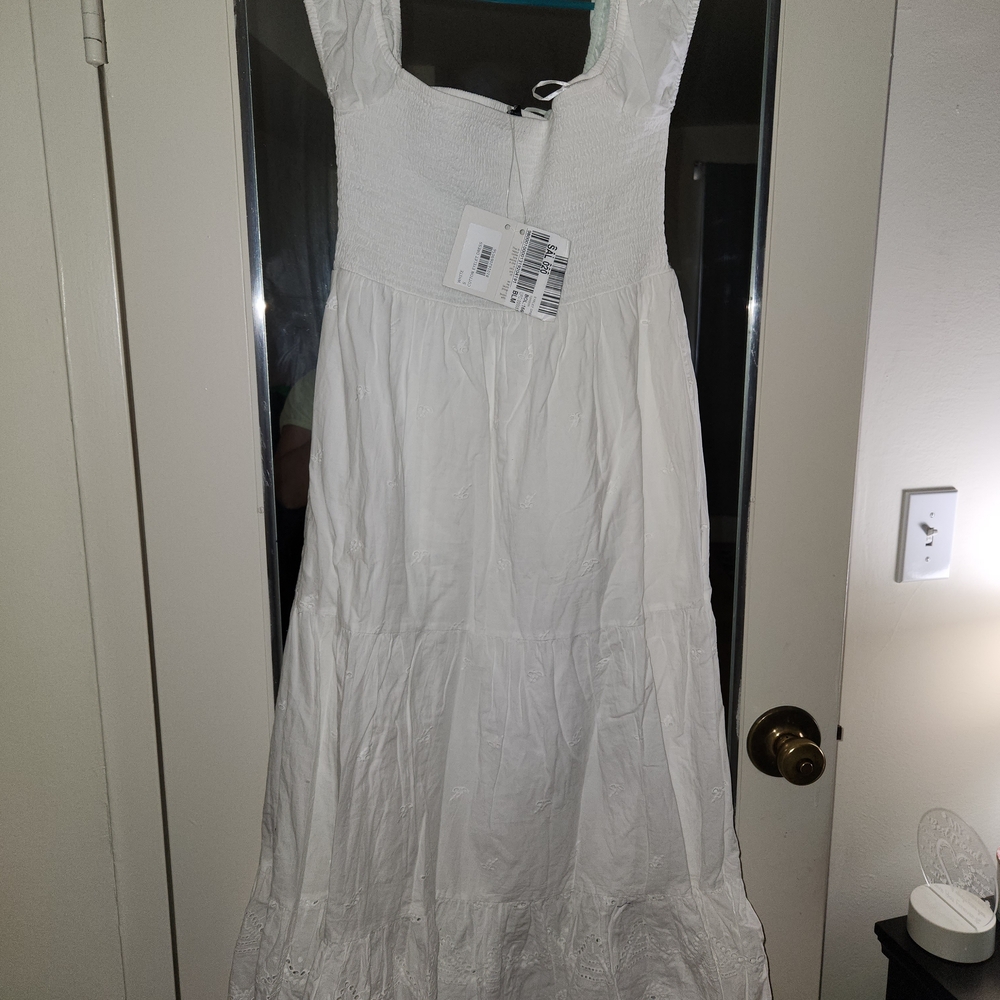 Elegant White Maxi Dress